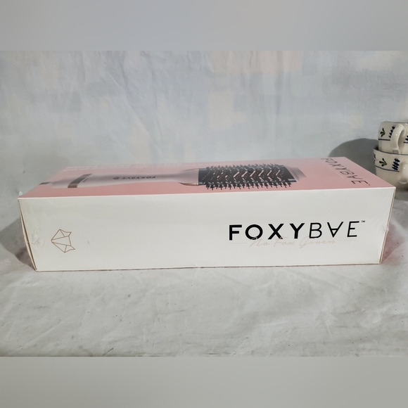 FOXYBAE Blowout Dryer Brush New in Box - Picture 5 of 6